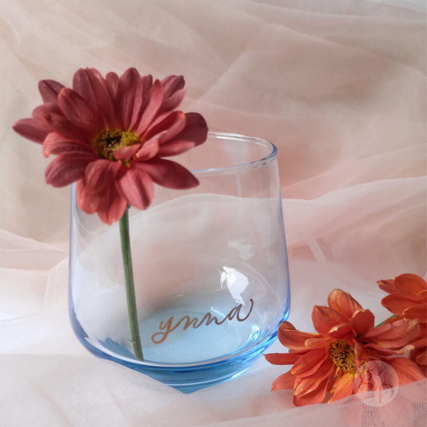 Hand-engraved glass for gifting